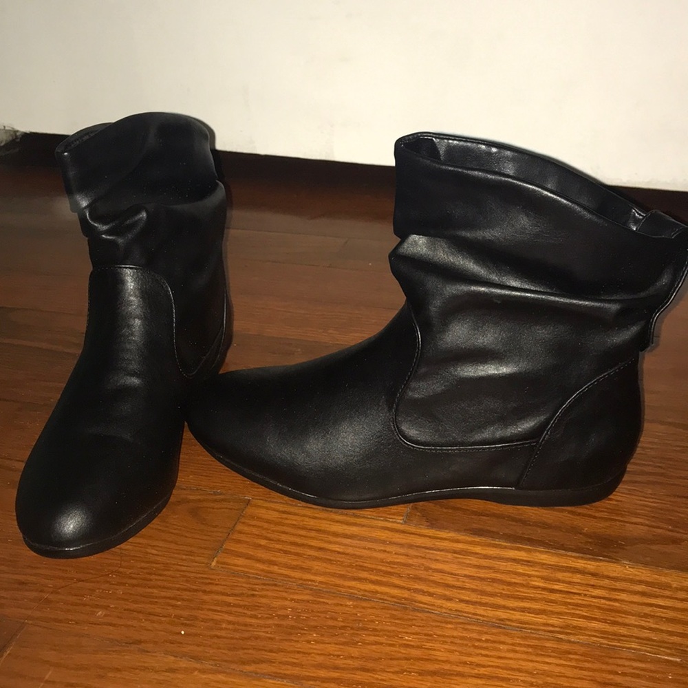 BRAND NEW Short Black Boots